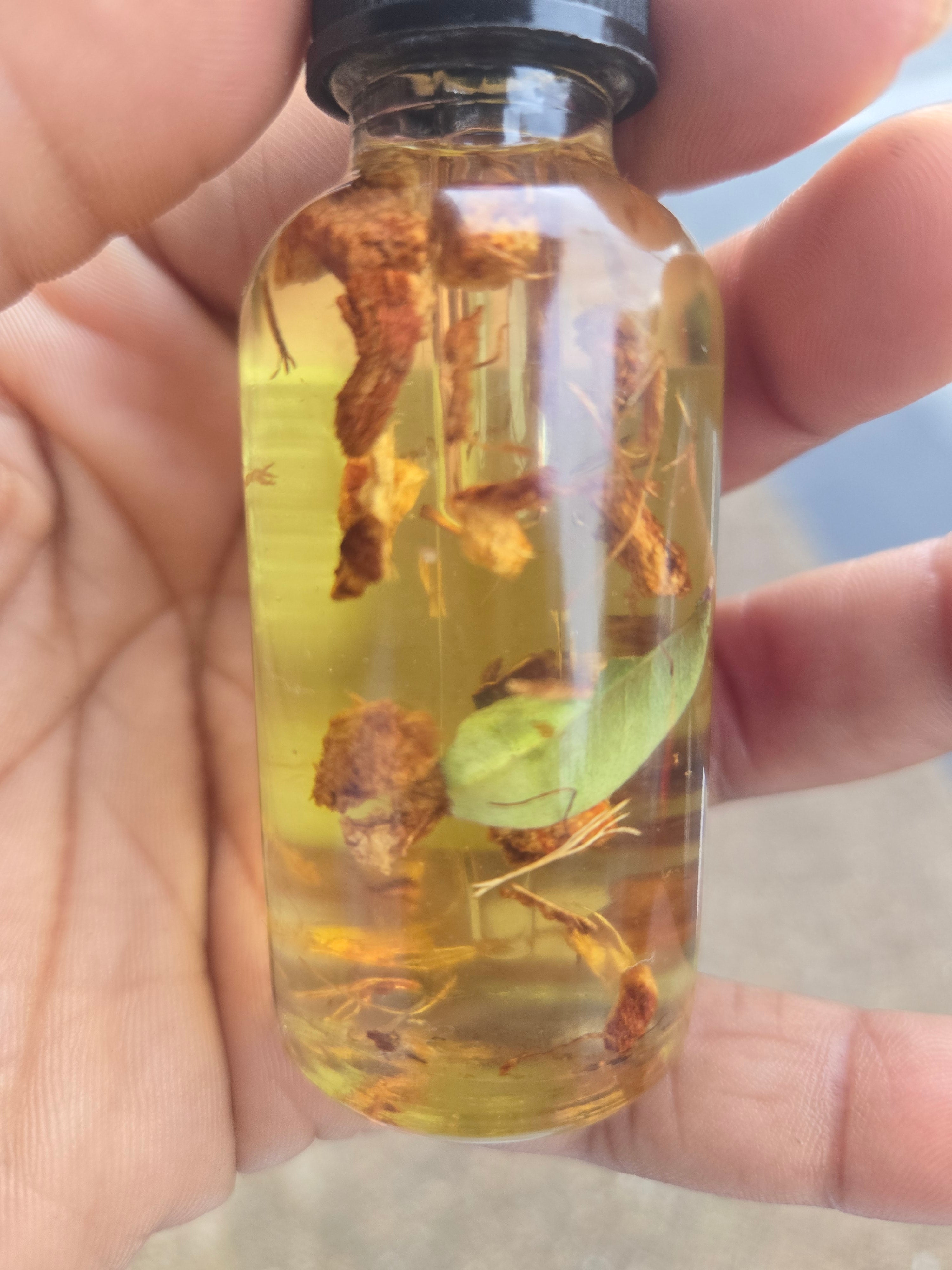 Harness the Power of Triple High John Conjure Oil for Legal Success! ⚖️✨